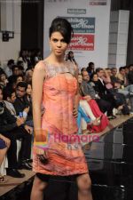 at Gitanjali Tour De India fashion  show in Trident, Mumbai on 6th Feb 2011 (92).JPG